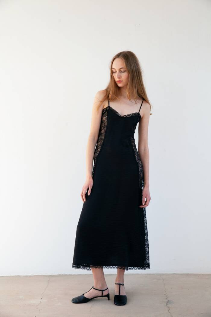 LACE SIDE PANEL DRESS - Image 3