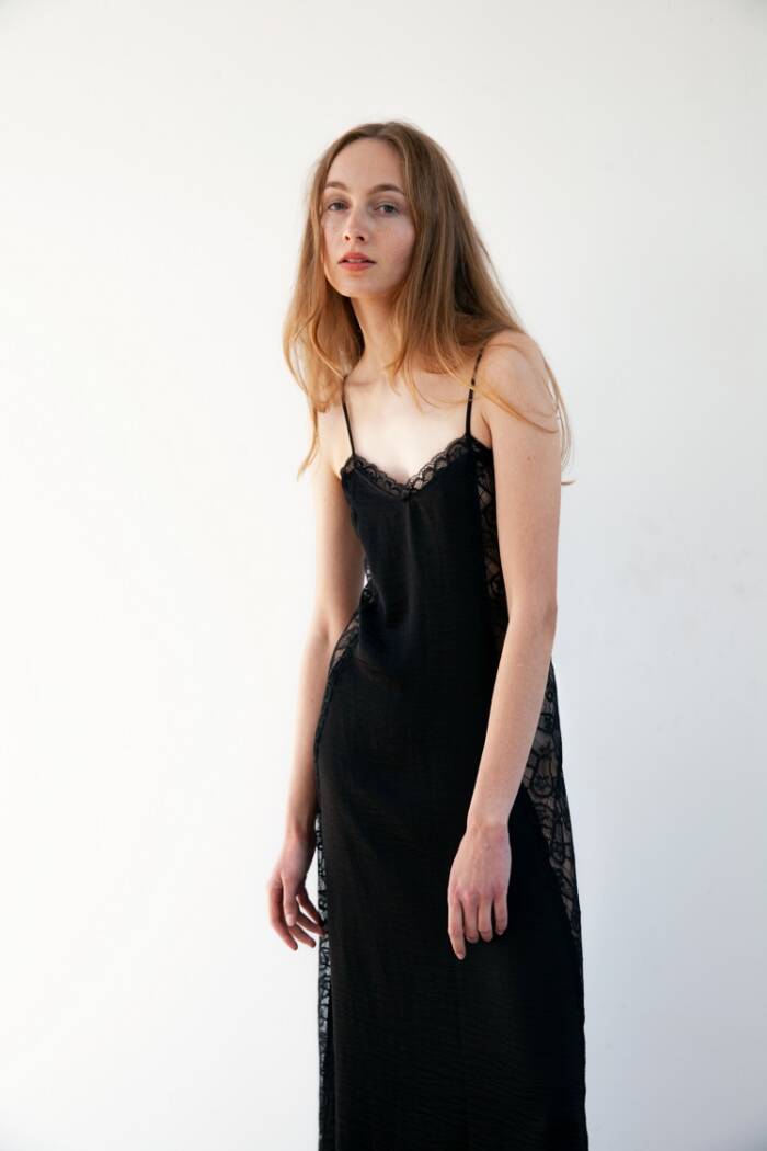 LACE SIDE PANEL DRESS - Image 4